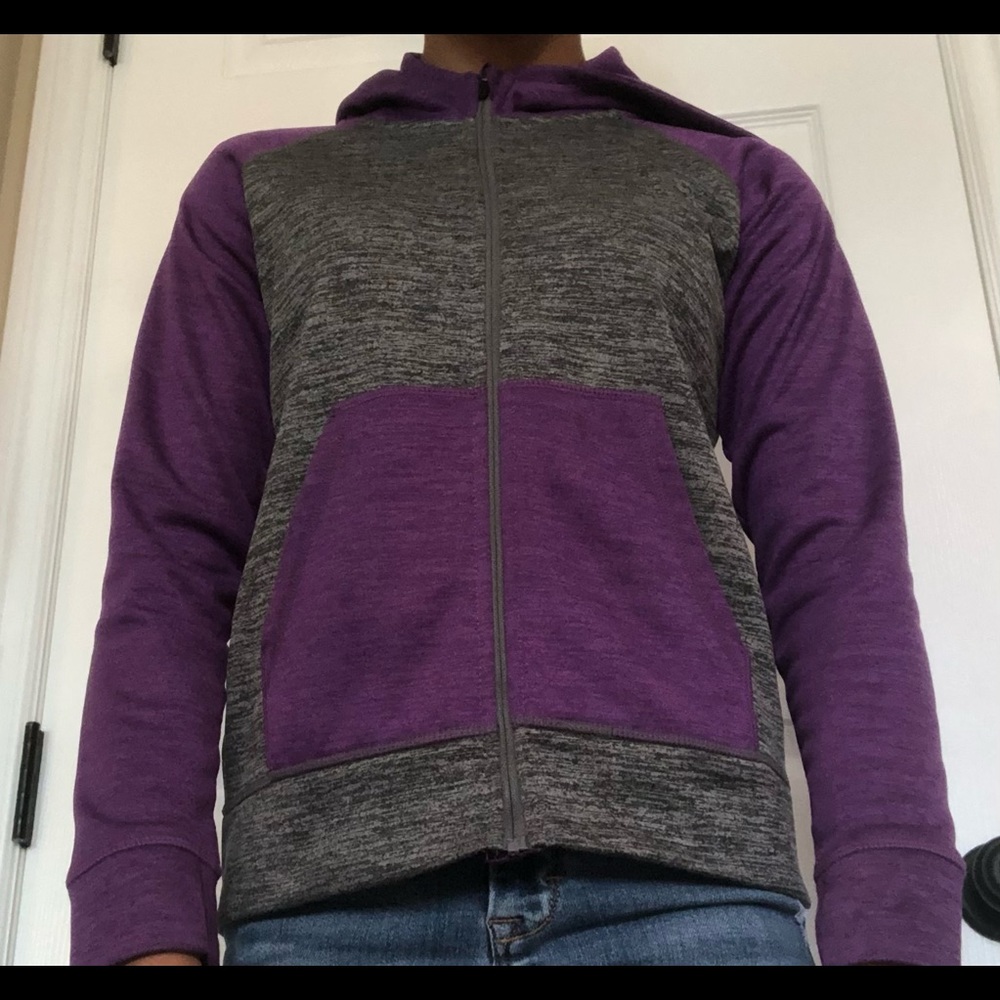 Brand: head, size 10/12 girls jacket.👍